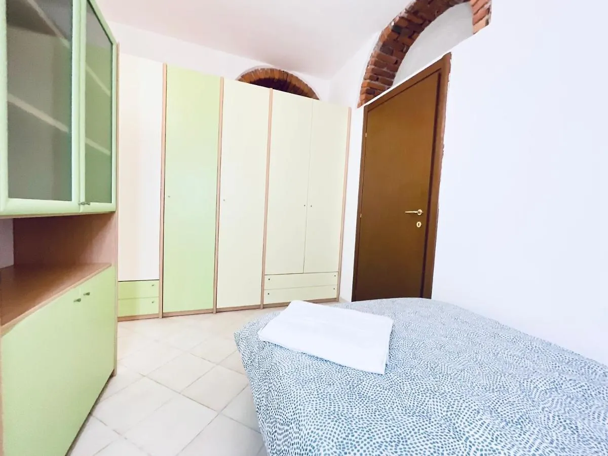 Apartment Navigli Flats Close To The Metro Milan Italy